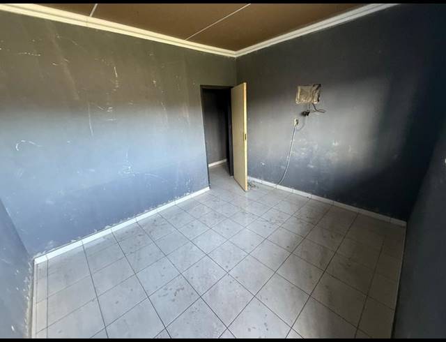 6 BEDROOM HOUSE FOR SALE IN VANDERBIJLPARK CE 2